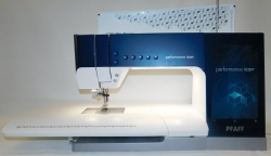 PFAFF - performance  icon - mit groem Anschiebetisch und IDT System
